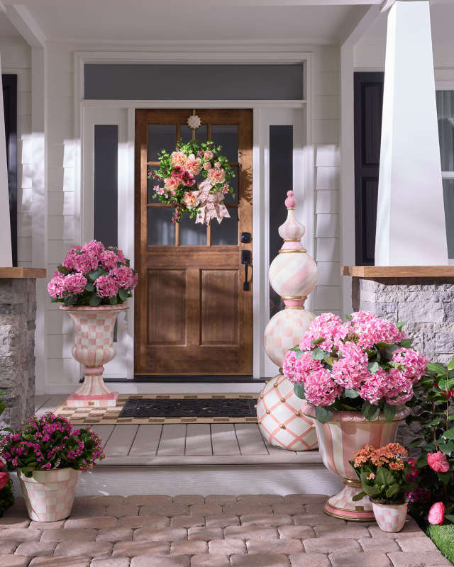 Rosy Check Trophy Topiary